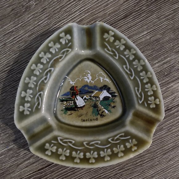 Vintage: Made in Ireland Ashtray-Irish Porcelain - Picture 1 of 5
